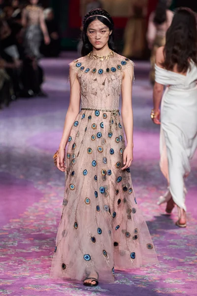 Look 37